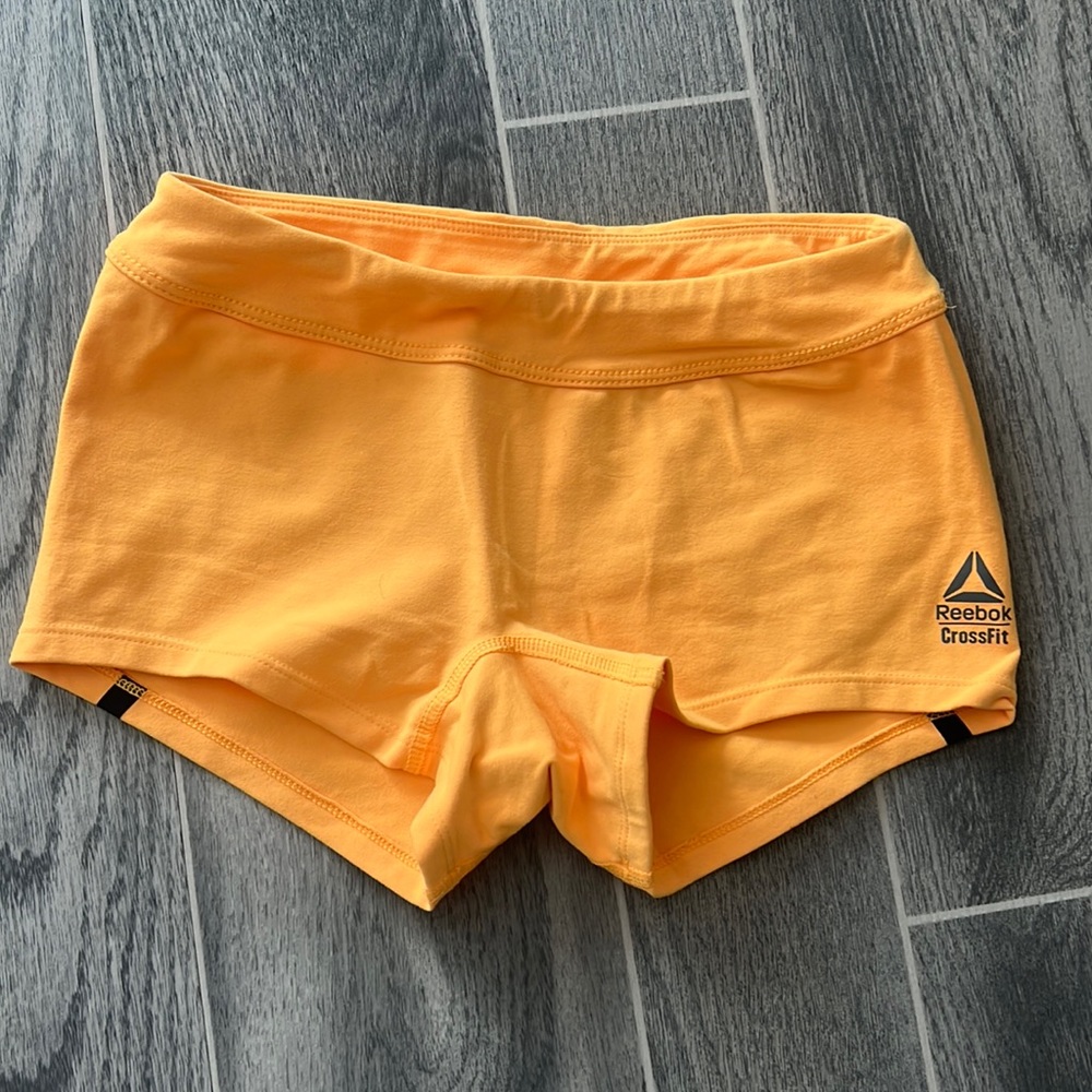 Reebok chase booty shorts